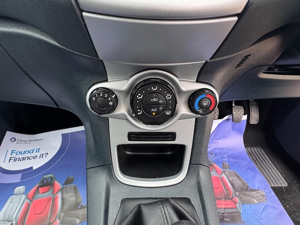 Used Ford Fiesta 2011 for sale - 76283269: Photo 28