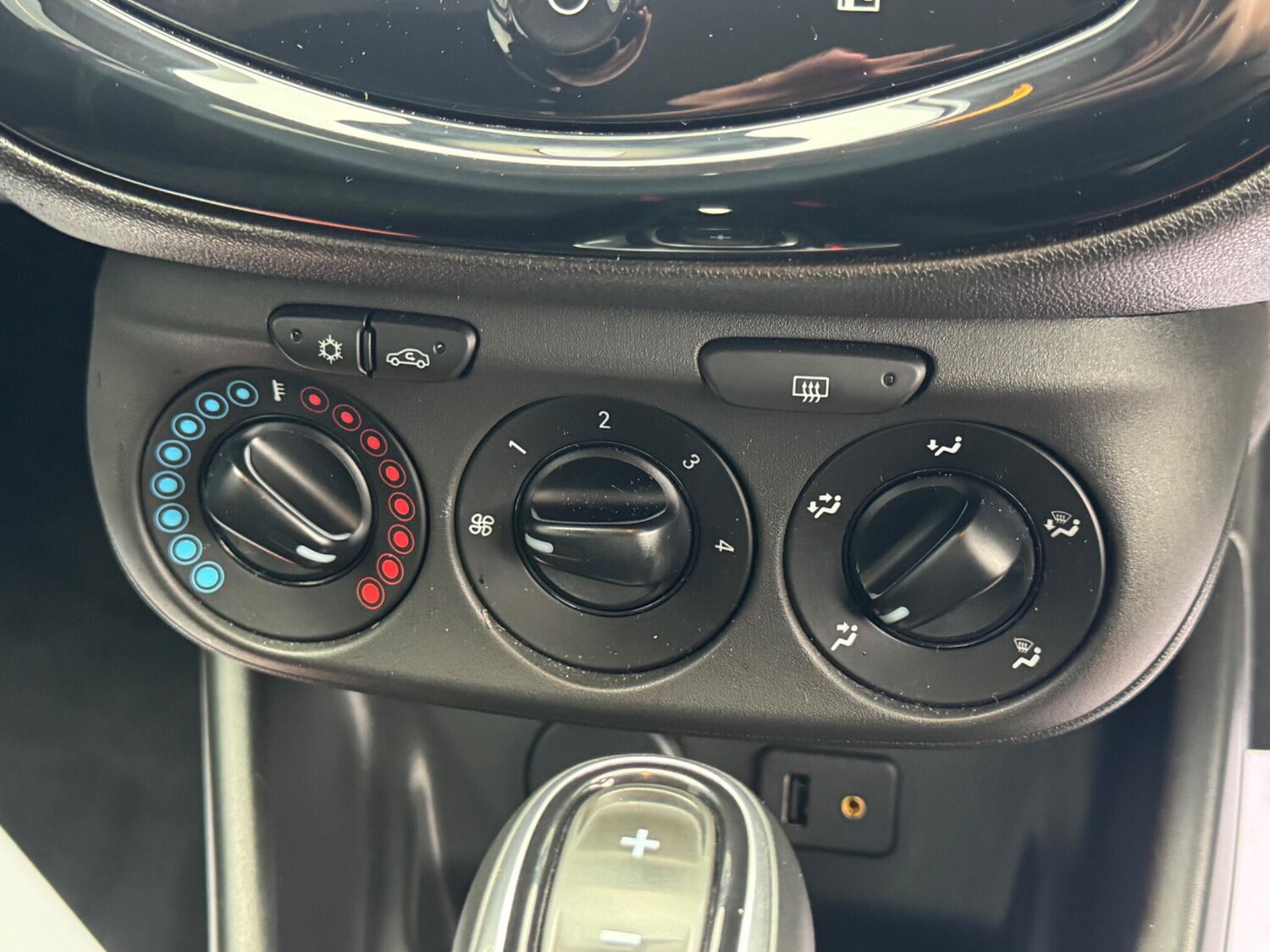 Used Vauxhall Corsa 2015 for sale - 76270989: Photo 31