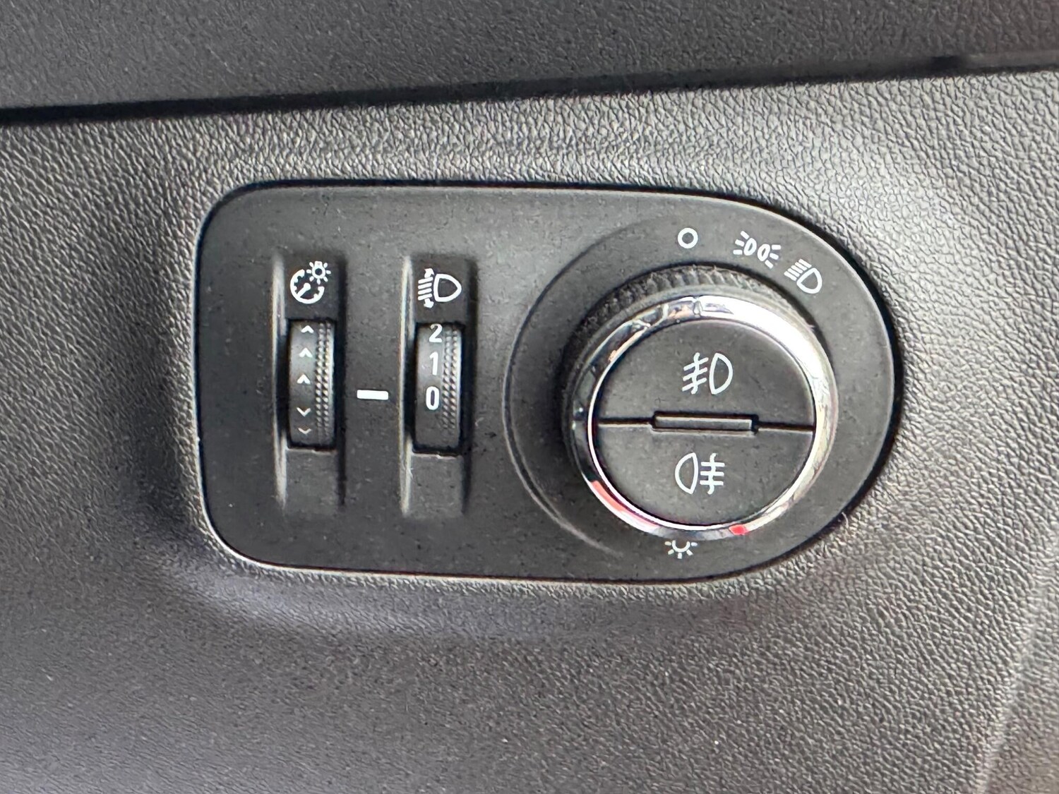 Used Vauxhall Corsa 2015 for sale - 76270989: Photo 33