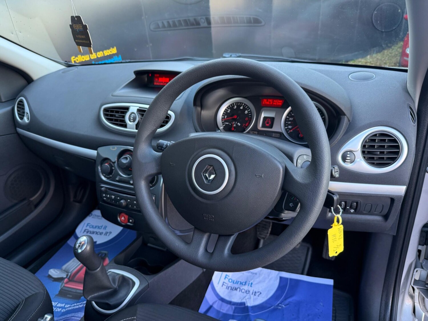 Used Renault Clio 2012 for sale - 76824050: Photo 18