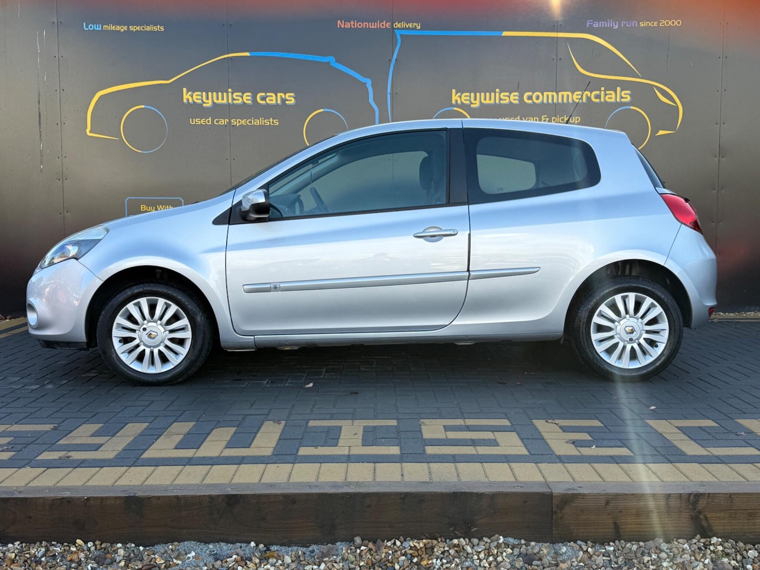 Used Renault Clio 2012 for sale - 76824050: Photo 2