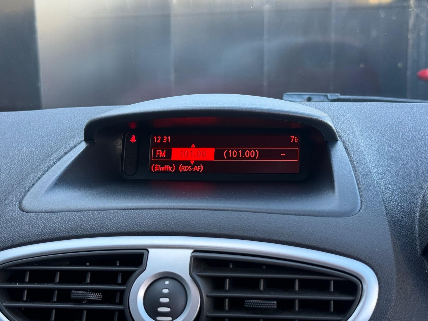 Used Renault Clio 2012 for sale - 76824050: Photo 27