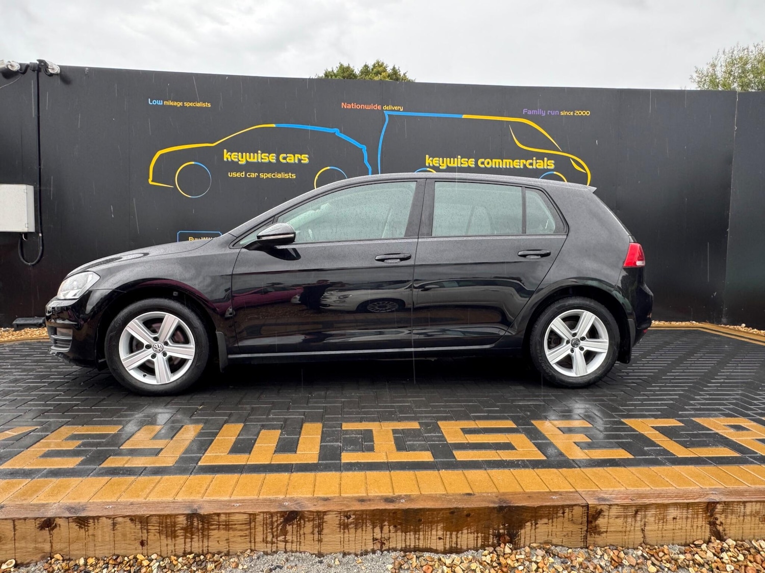 Used Volkswagen Golf 2016 for sale - 76167337: Photo 2