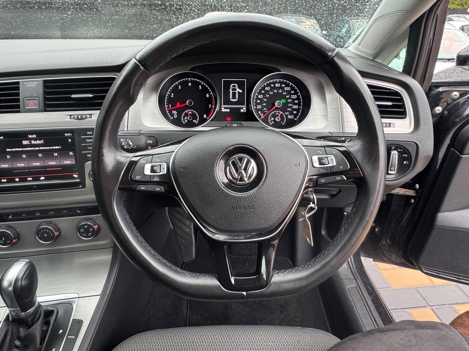 Used Volkswagen Golf 2016 for sale - 76167337: Photo 27