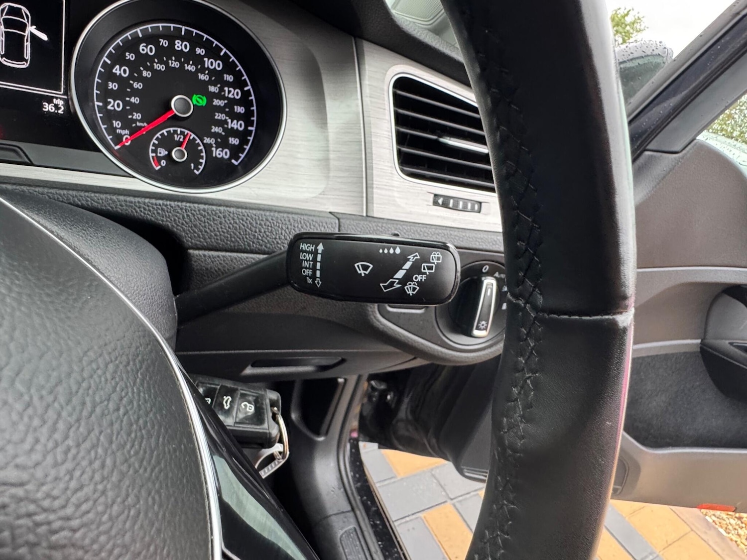 Used Volkswagen Golf 2016 for sale - 76167337: Photo 32