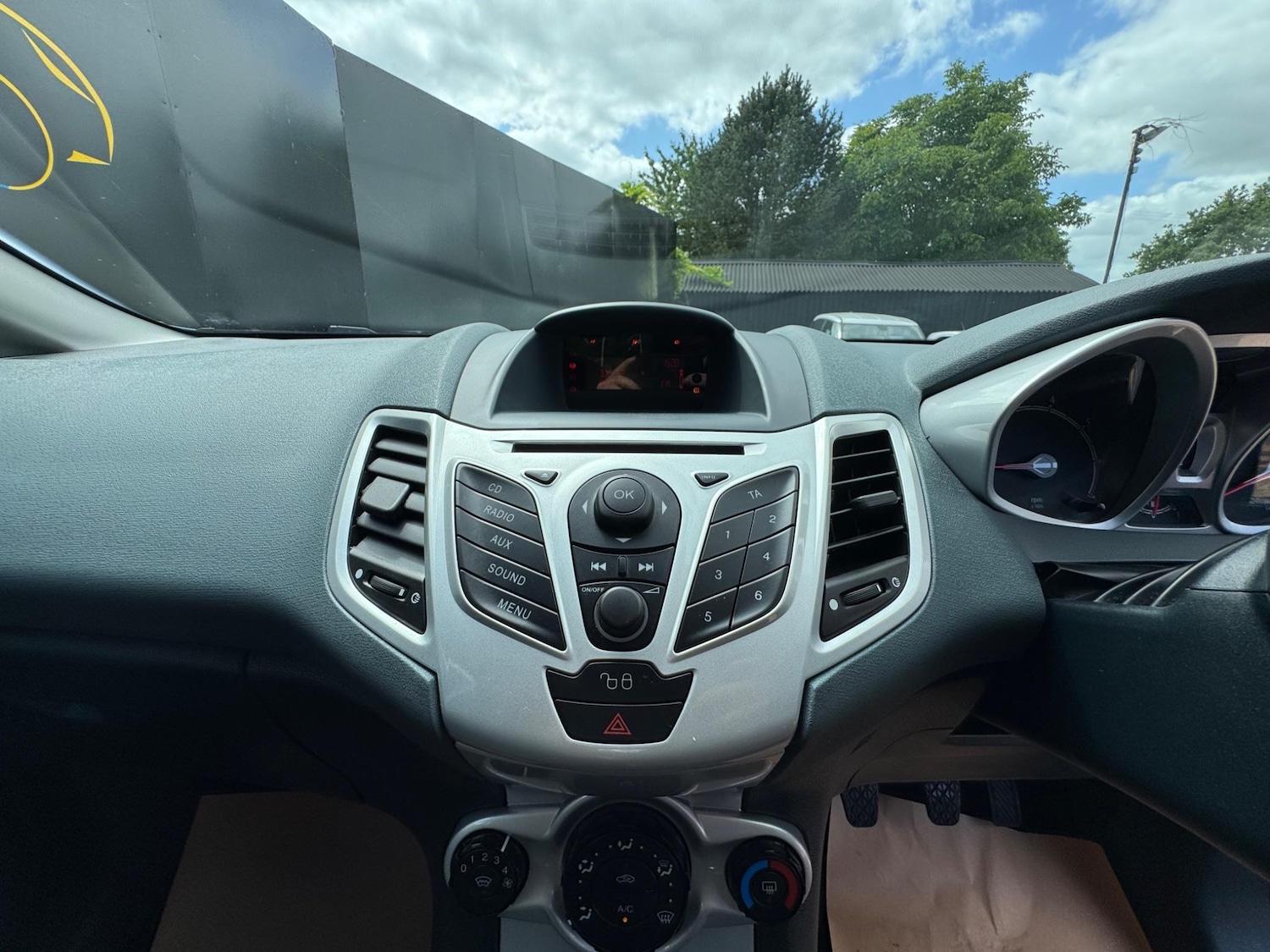 Vehicle 29