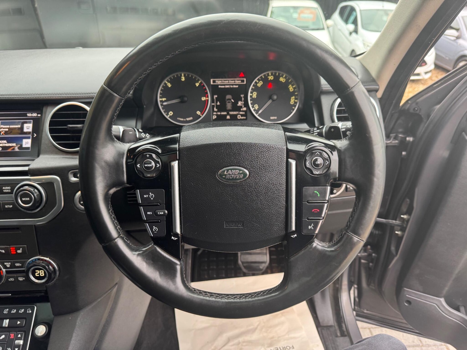 Used Land Rover Discovery 2016 for sale - 76997218: Photo 25