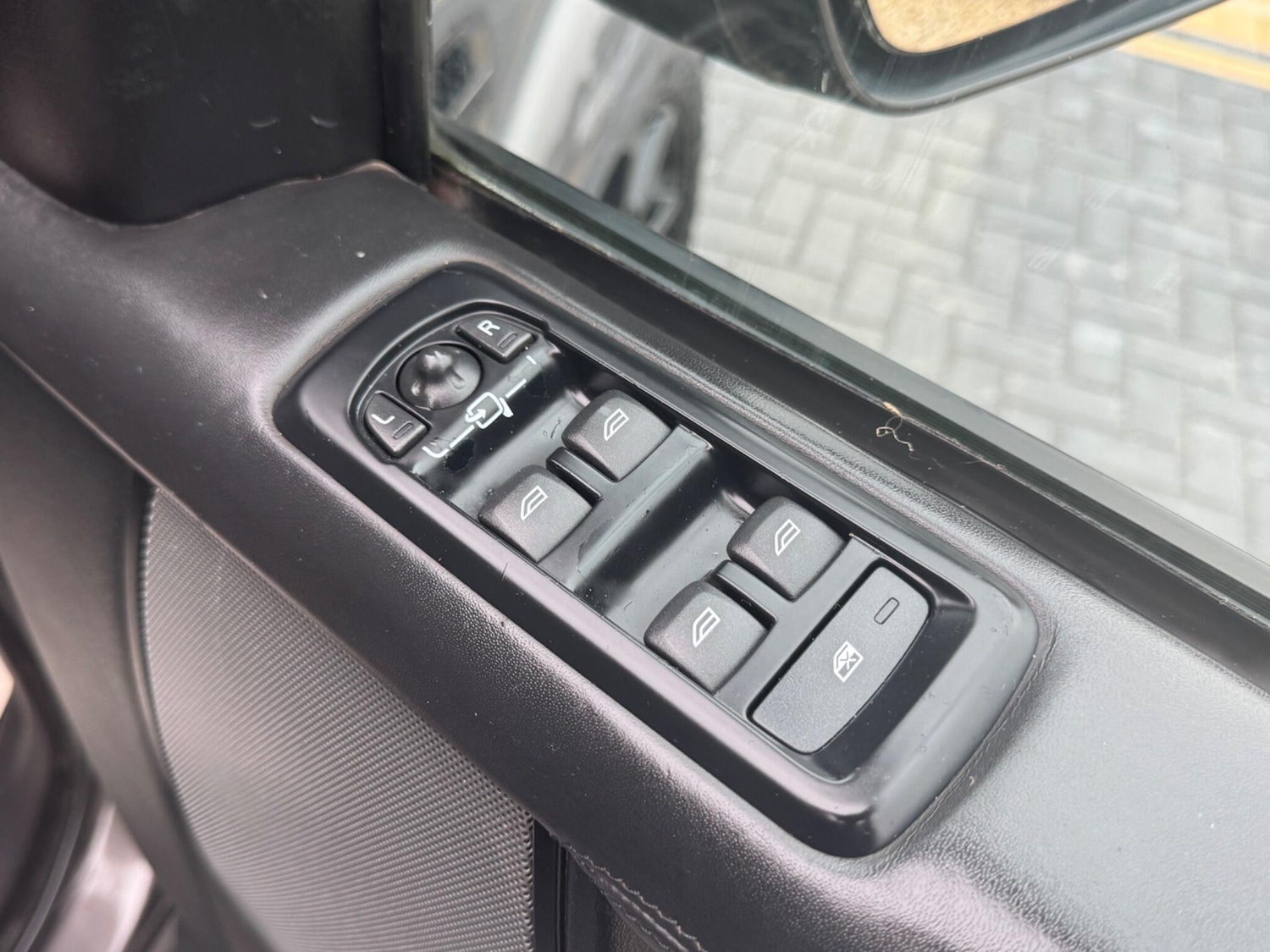 Used Land Rover Discovery 2016 for sale - 76997218: Photo 37