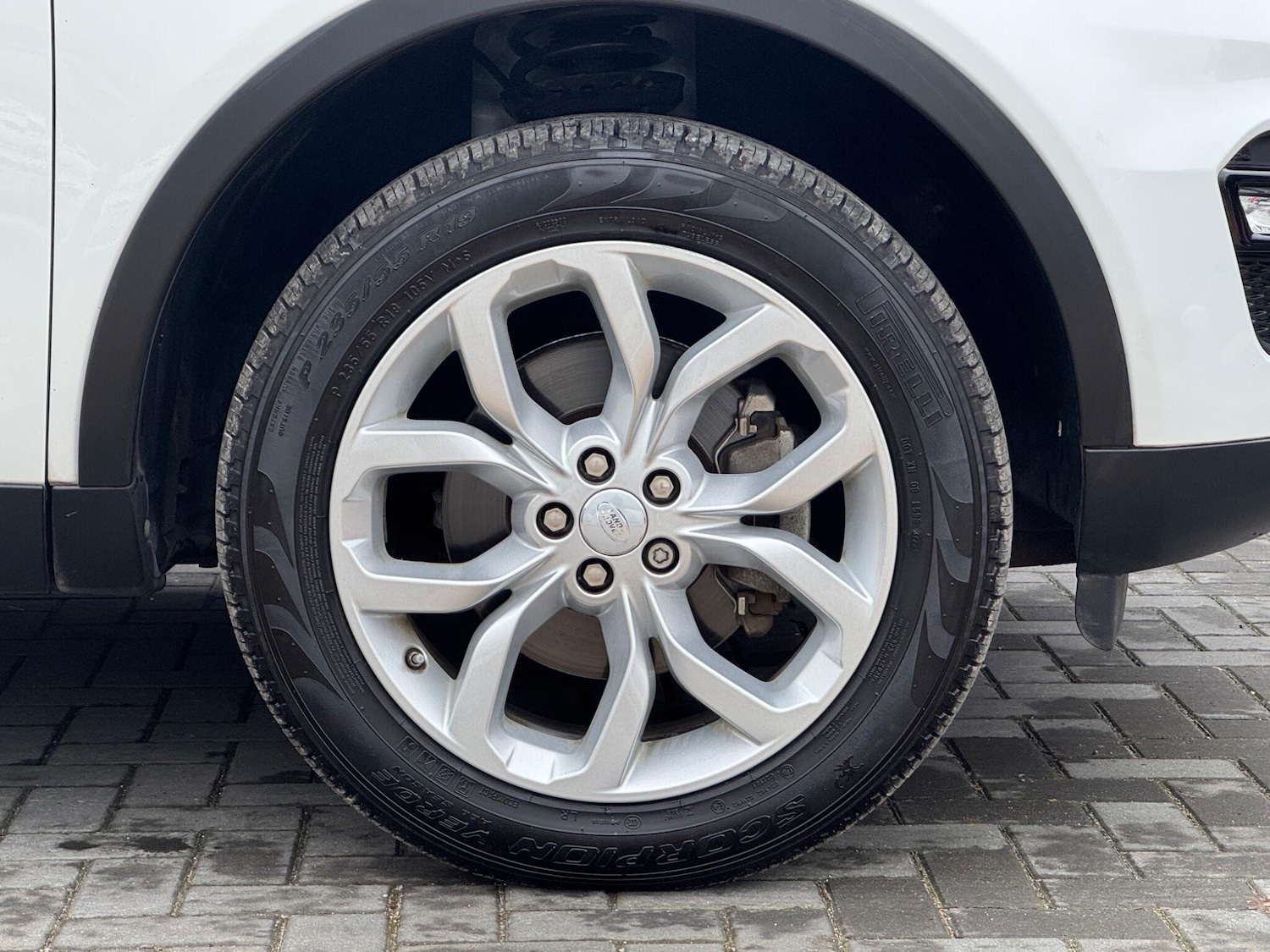 Used Land Rover Discovery Sport 2016 for sale - 77410921: Photo 11