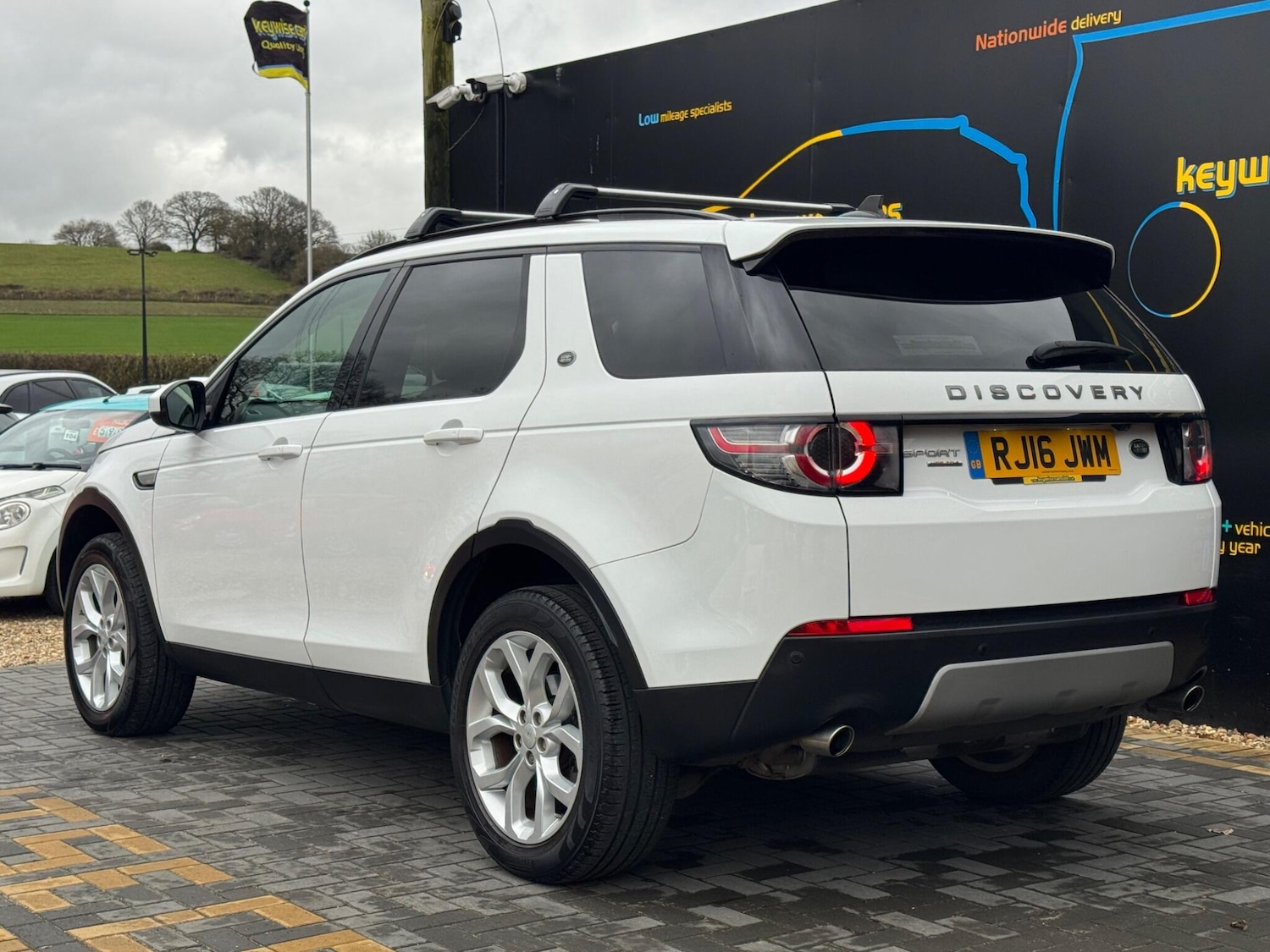Used Land Rover Discovery Sport 2016 for sale - 77410921: Photo 2
