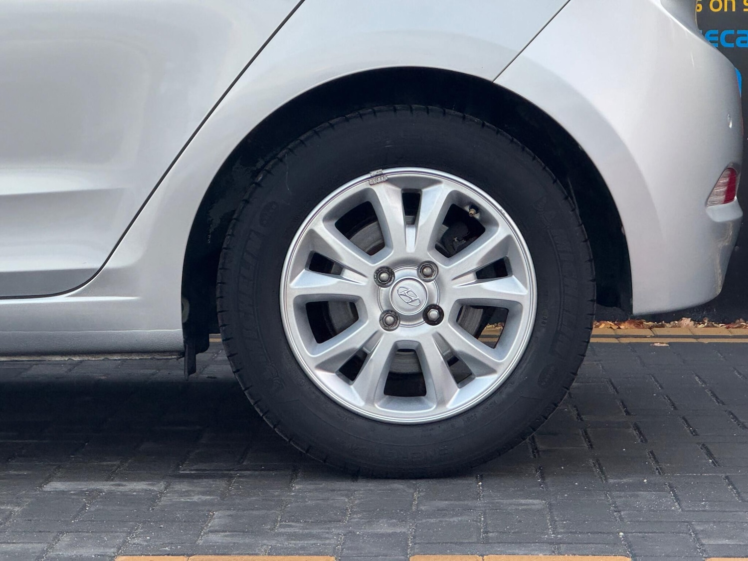 Used Hyundai i20 2017 for sale - 76992774: Photo 15