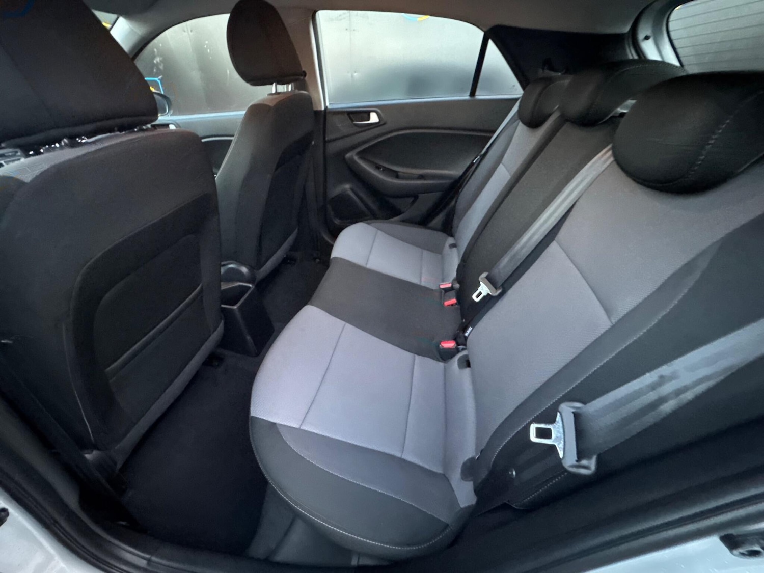 Used Hyundai i20 2017 for sale - 76992774: Photo 24