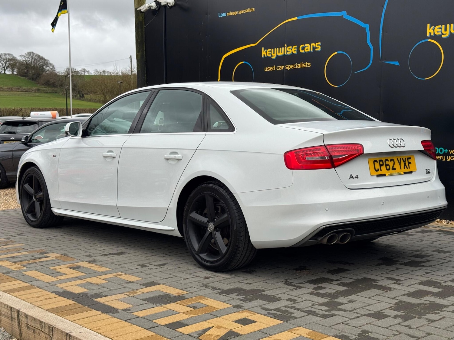 Used Audi A4 2012 for sale - 77683325: Photo 3