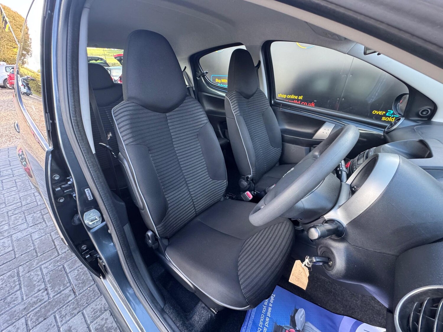 Used Peugeot 107 2014 for sale - 76399350: Photo 14