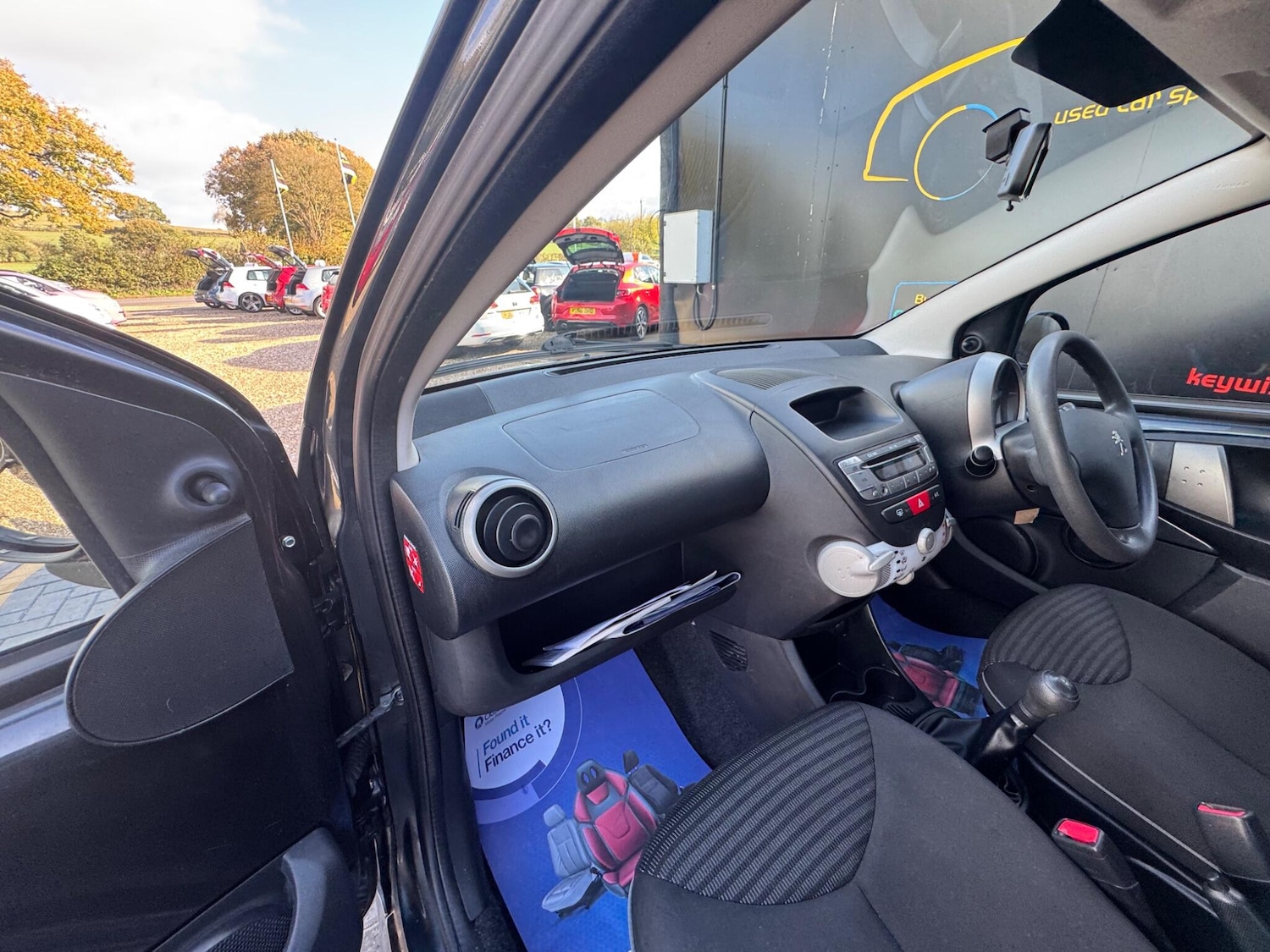 Used Peugeot 107 2014 for sale - 76399350: Photo 18