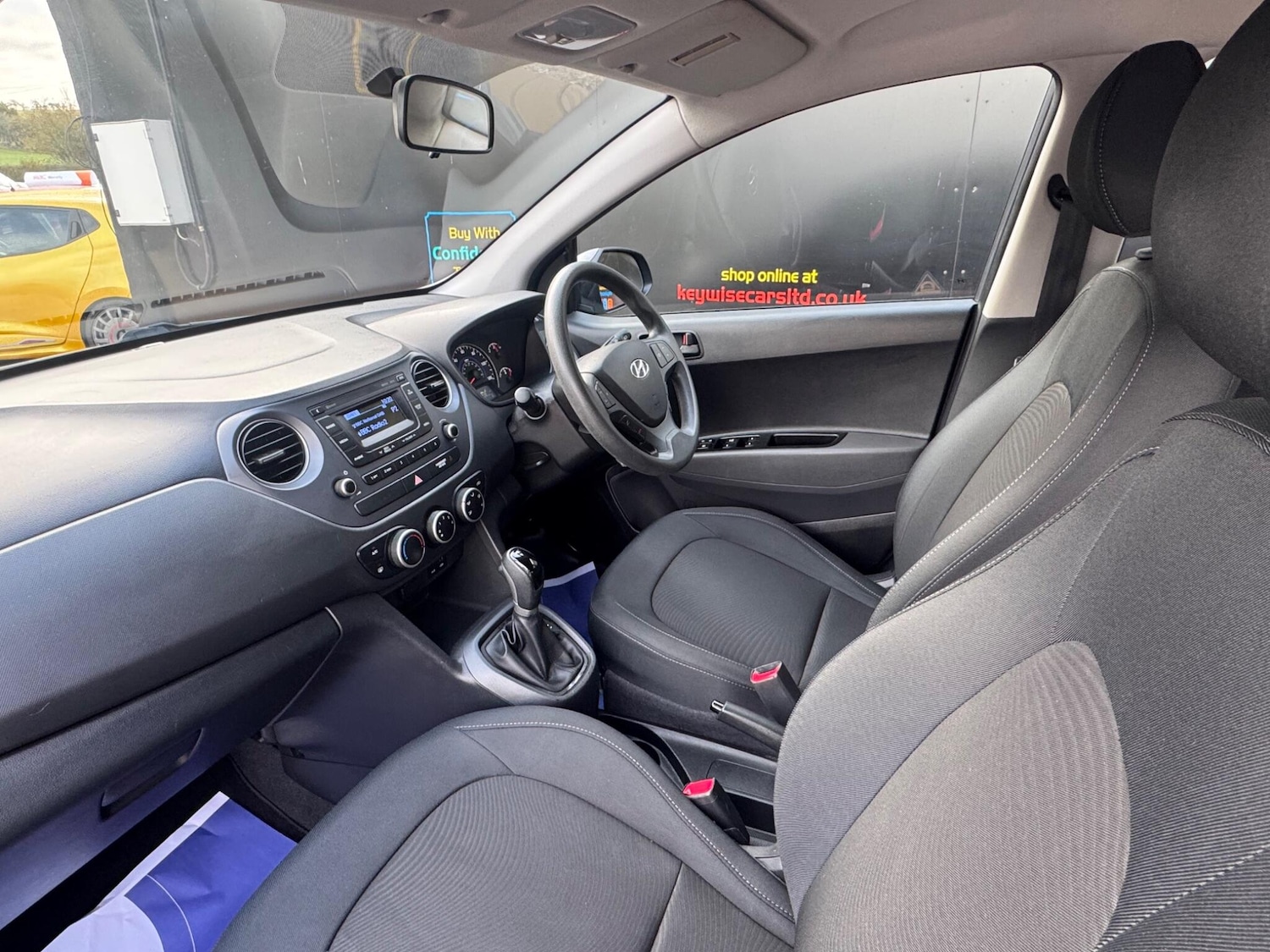 Used Hyundai i10 2017 for sale - 76360124: Photo 19