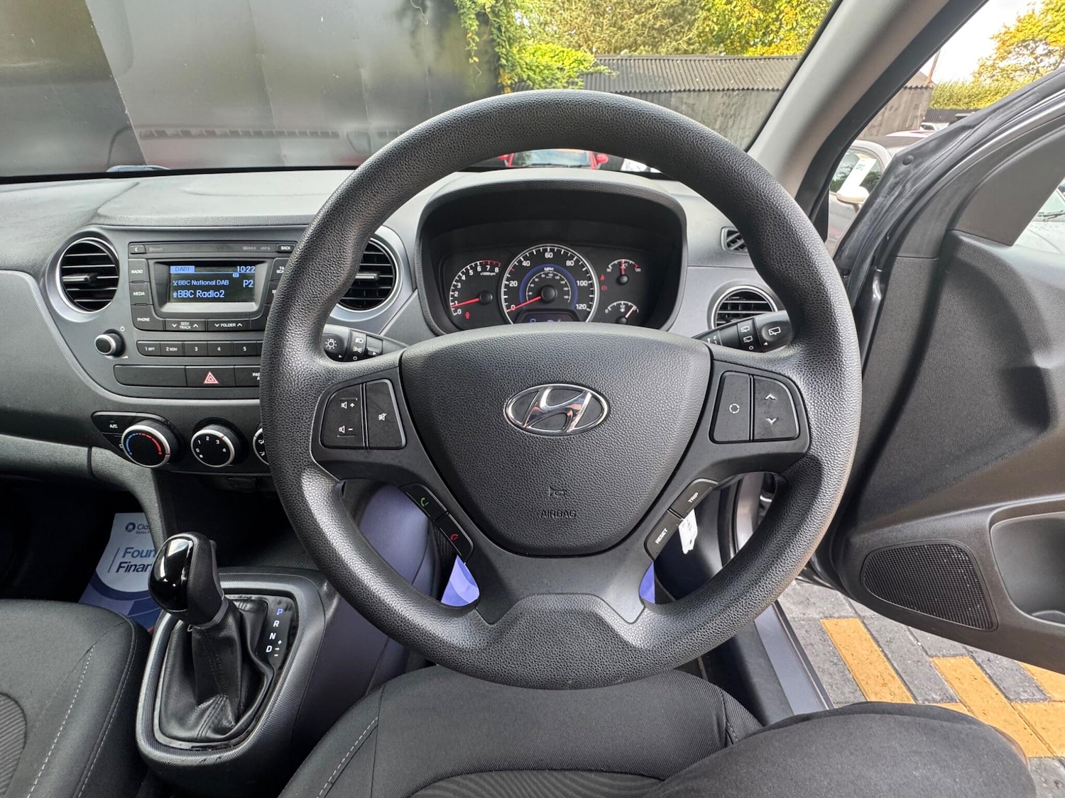Used Hyundai i10 2017 for sale - 76360124: Photo 27