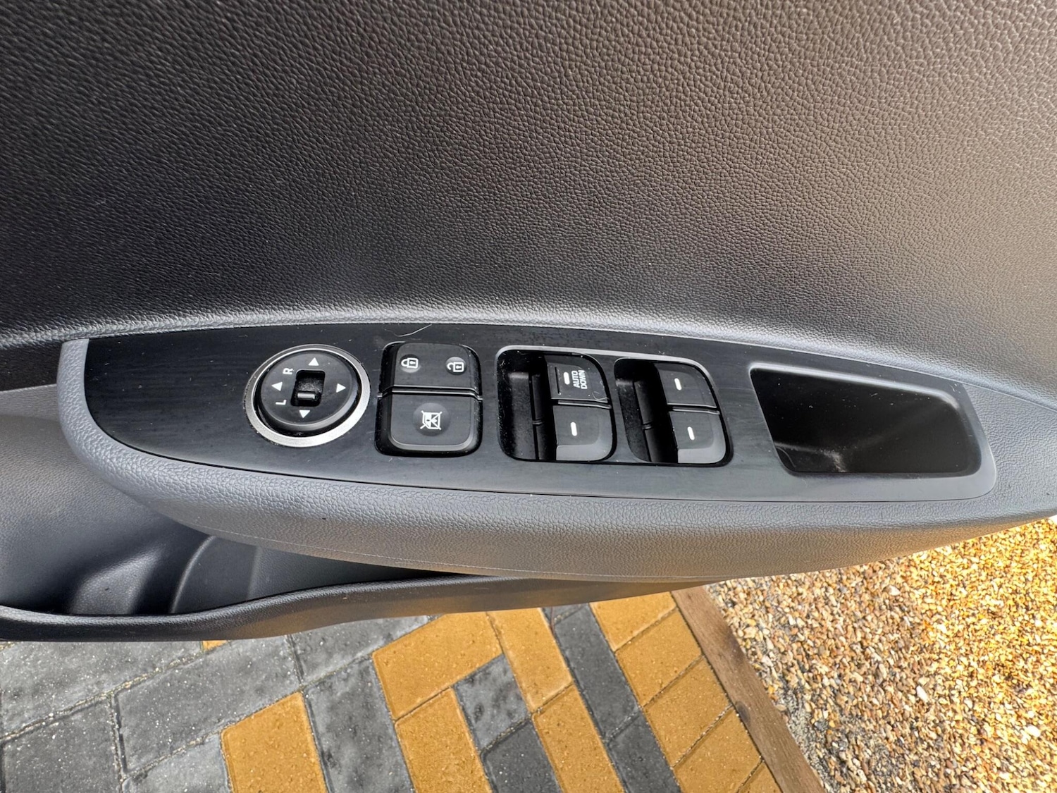 Used Hyundai i10 2017 for sale - 76360124: Photo 32