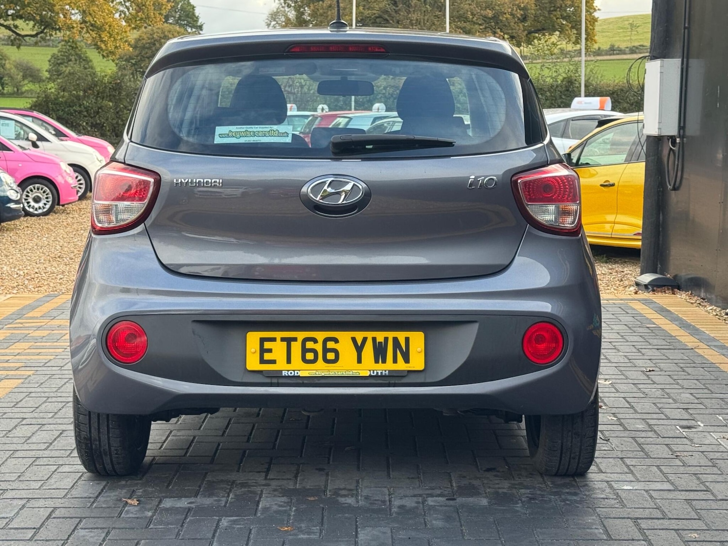 Used Hyundai i10 2017 for sale - 76360124: Photo 5