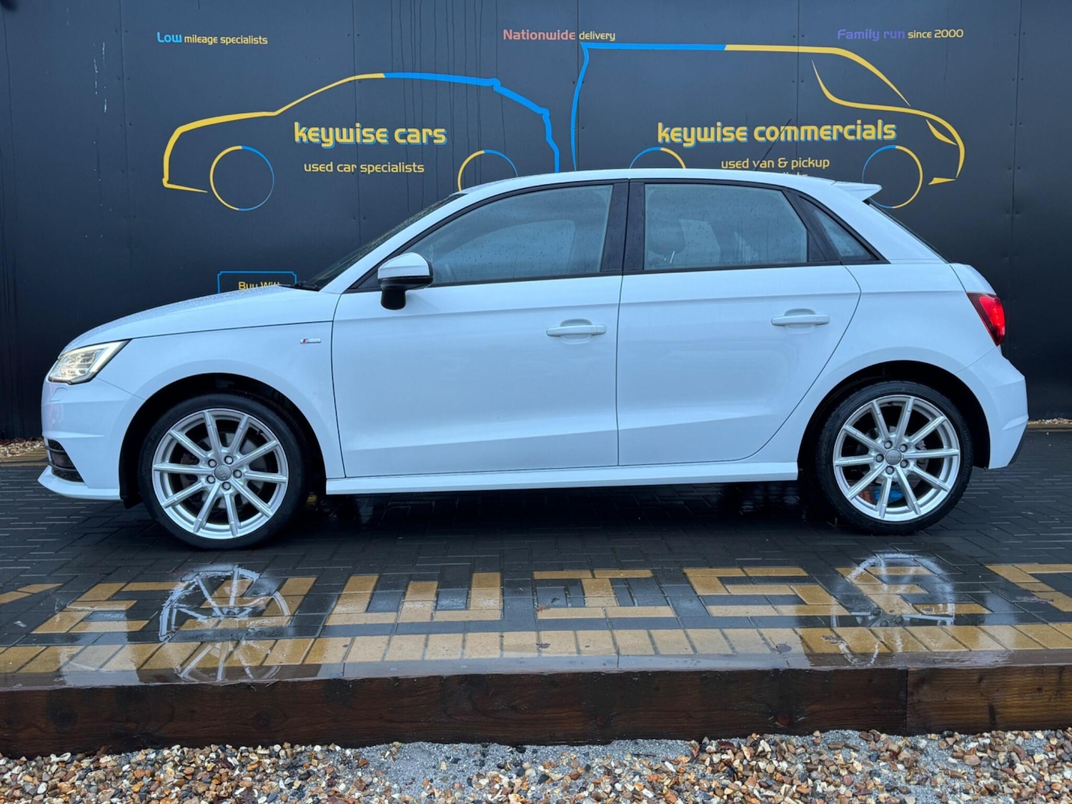 Used Audi A1 2015 for sale - 77230564: Photo 2