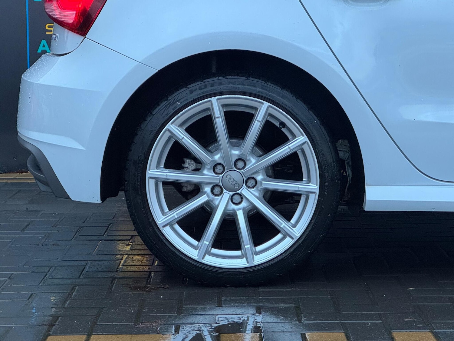 Used Audi A1 2015 for sale - 77230564: Photo 9