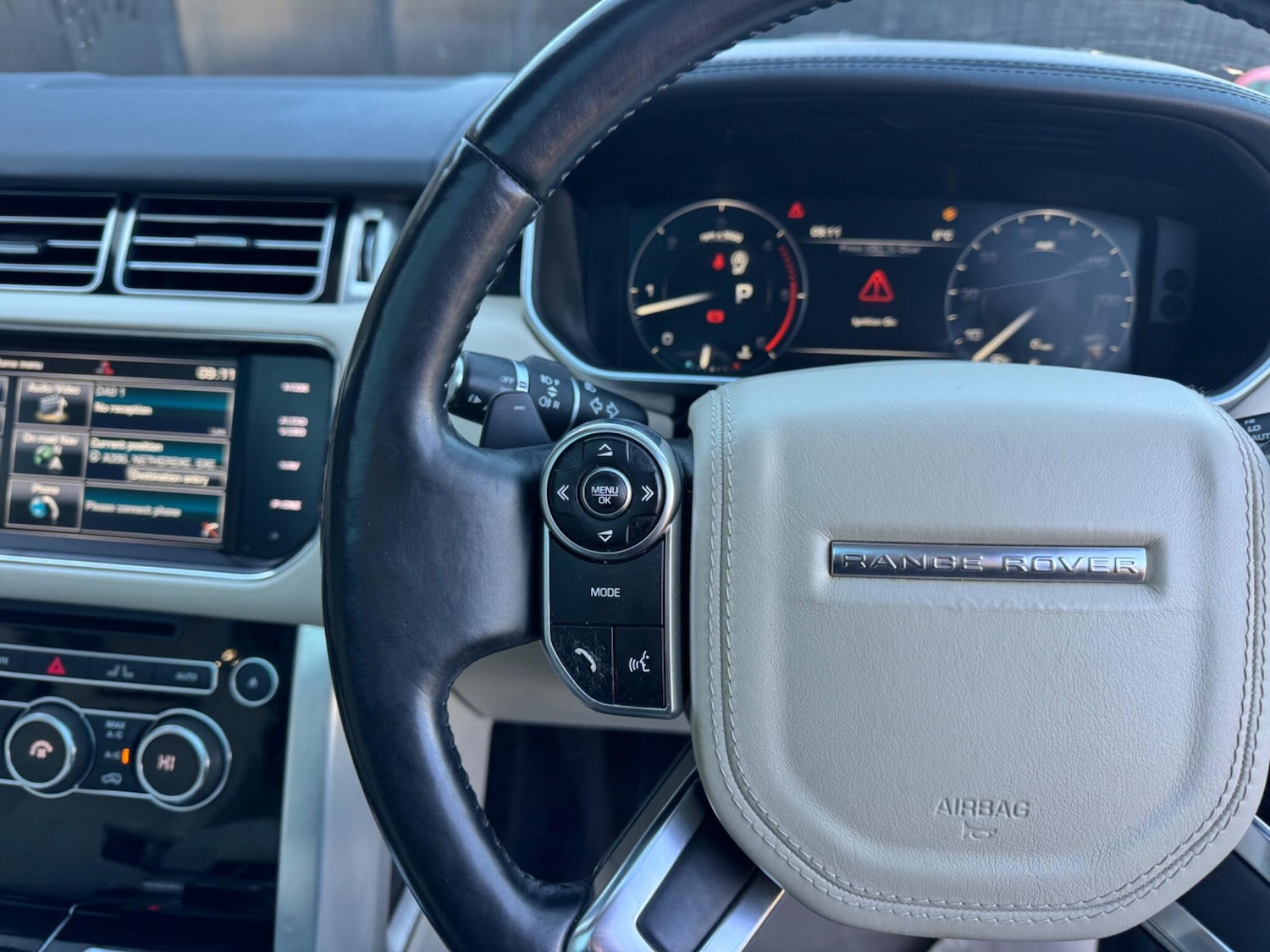 Used Land Rover Range Rover 2015 for sale - 76645832: Photo 28