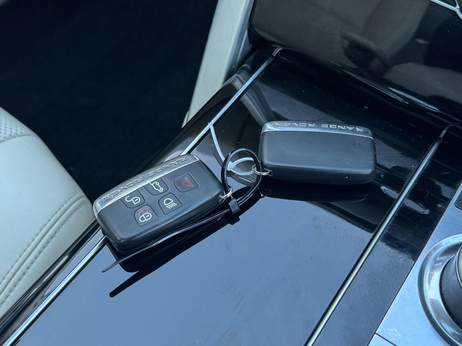 Used Land Rover Range Rover 2015 for sale - 76645832: Photo 38