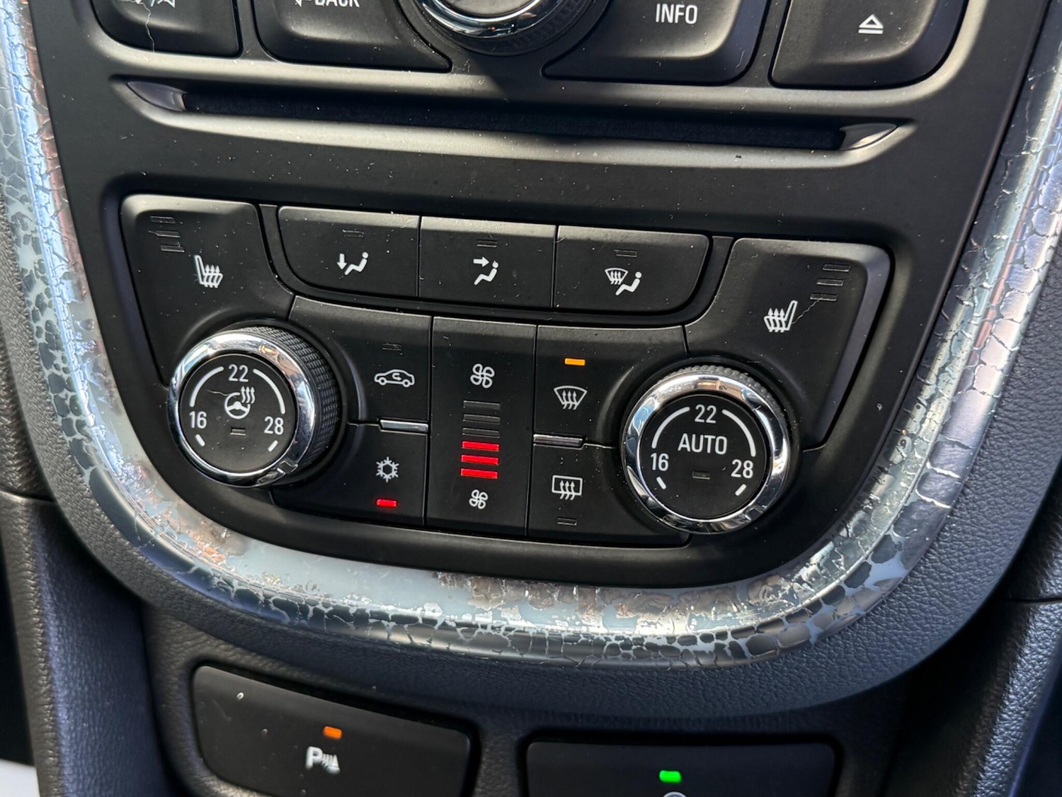 Used Vauxhall Mokka 2015 for sale - 78115654: Photo 26