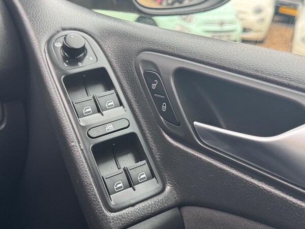 Used Volkswagen Golf 2011 for sale - 76239907: Photo 32