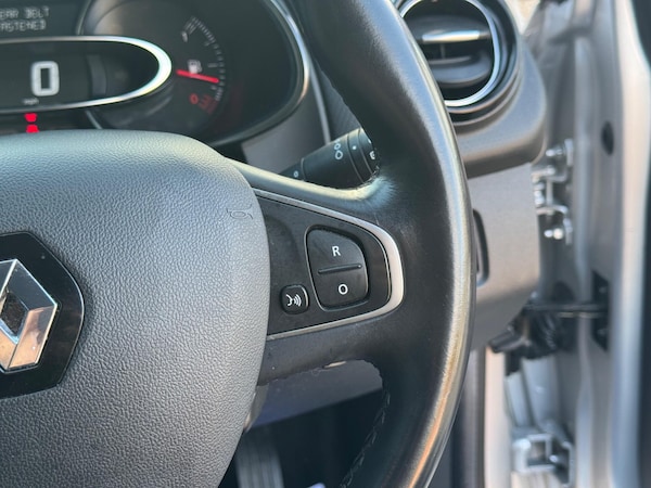 Used Renault Clio 2018 for sale - 76269746: Photo 25