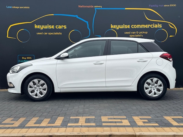 Used Hyundai i20 2017 for sale - 76239055: Photo 2