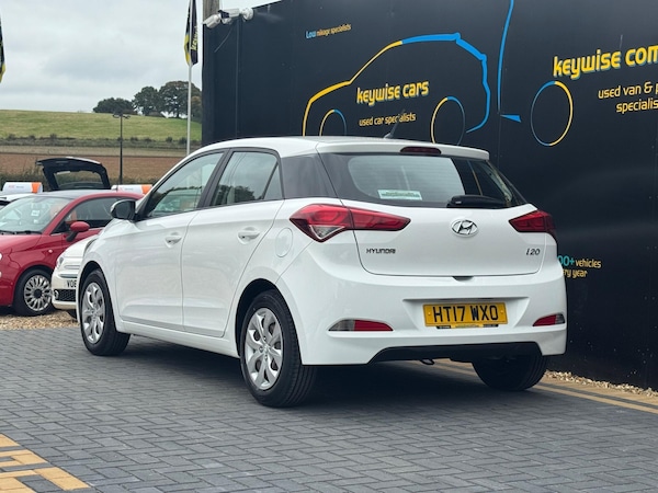 Used Hyundai i20 2017 for sale - 76239055: Photo 3