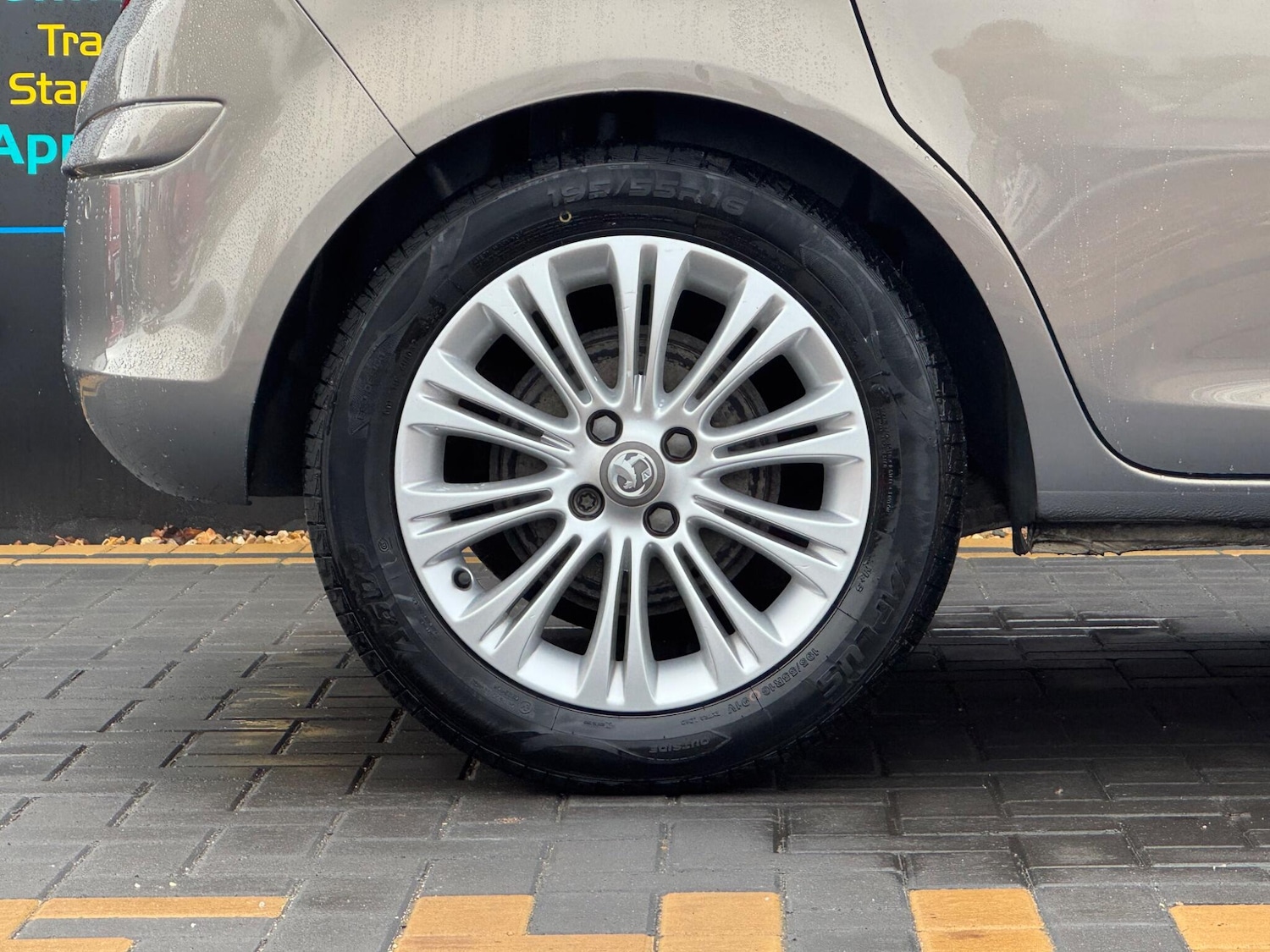 Used Vauxhall Corsa for sale - 76728078: Photo 9