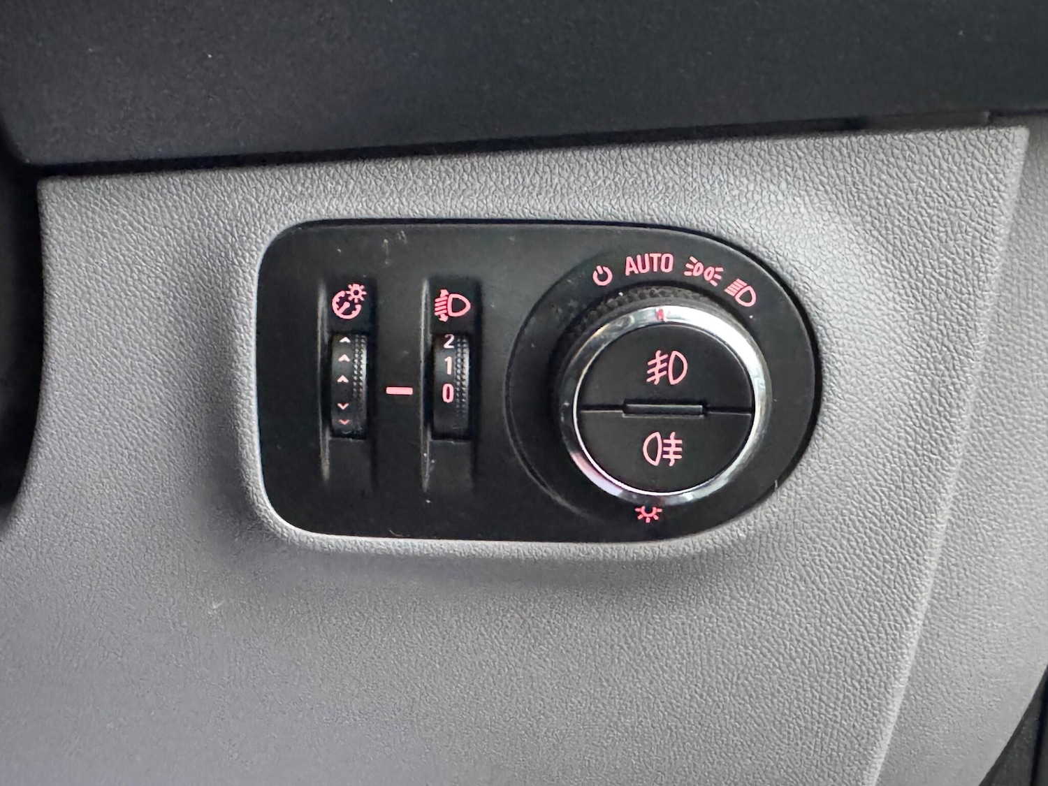 Used Vauxhall Corsa 2016 for sale - 76995609: Photo 33