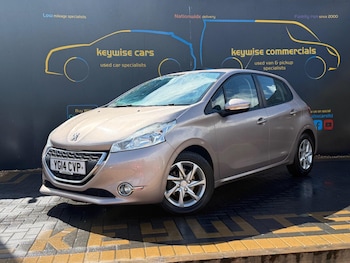 Used Peugeot 208 2014 for sale - 79589865: Photo
