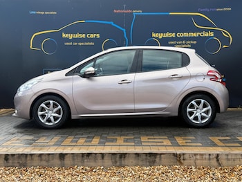 Used Peugeot 208 2014 for sale - 79589865: Photo