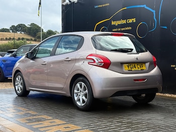 Used Peugeot 208 2014 for sale - 79589865: Photo