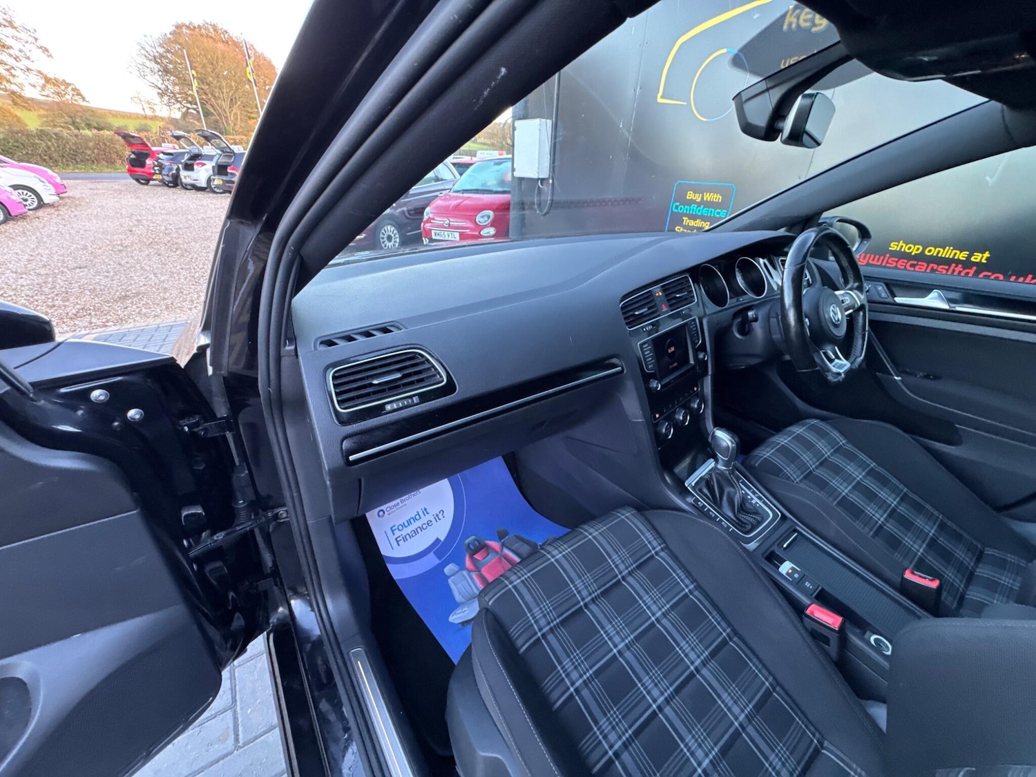 Used Volkswagen Golf 2017 for sale - 76657302: Photo 22