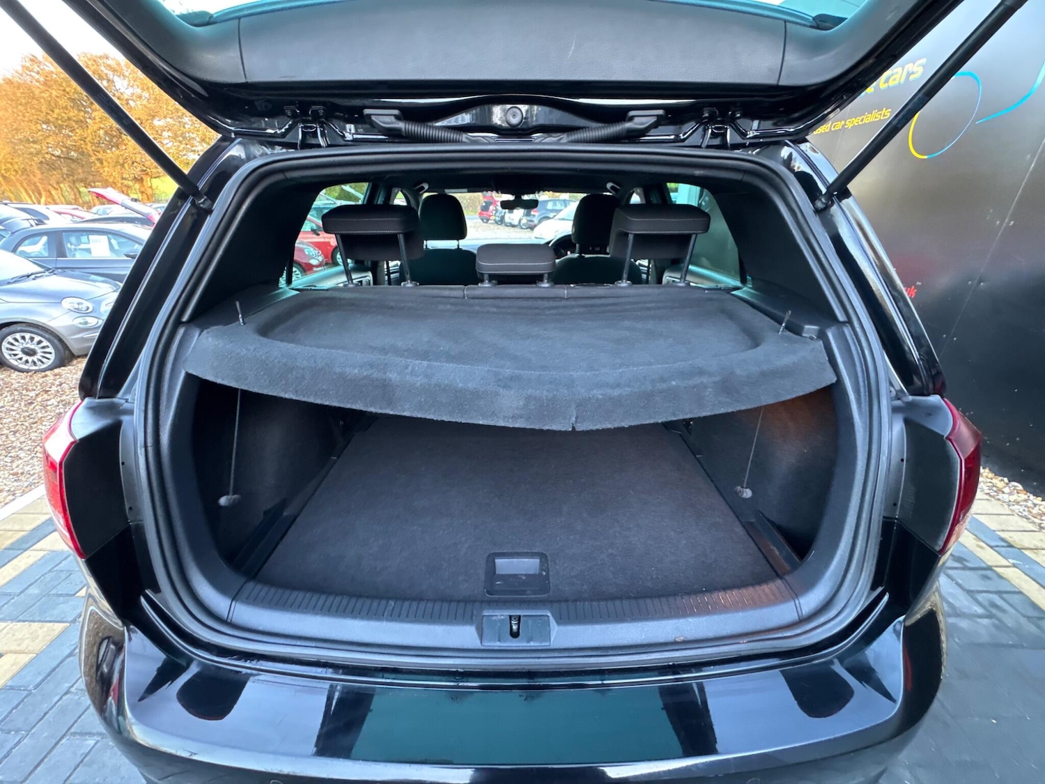 Used Volkswagen Golf 2017 for sale - 76657302: Photo 25