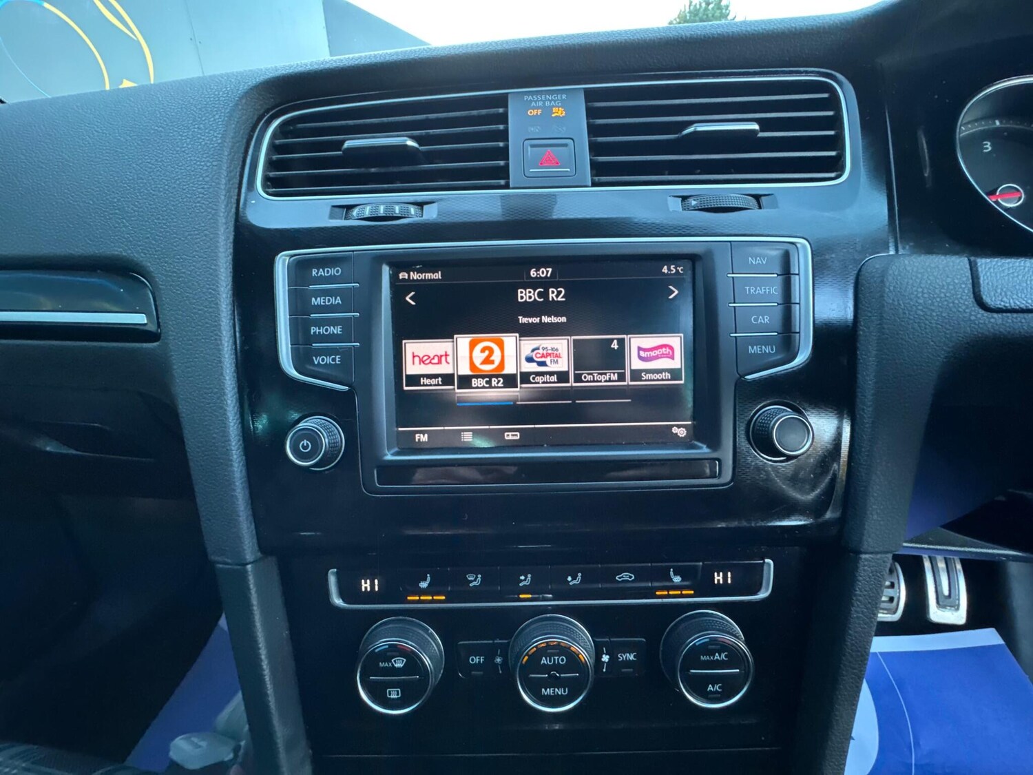 Used Volkswagen Golf 2017 for sale - 76657302: Photo 29