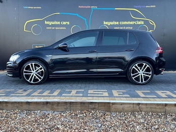 Used Volkswagen Golf 2017 for sale - 76657302: Photo