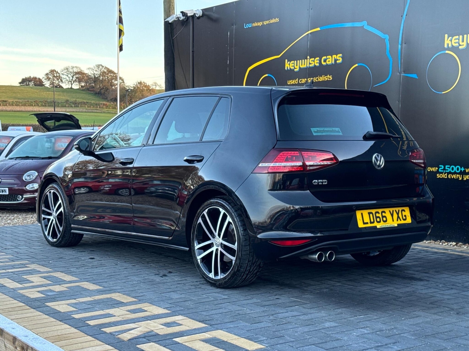Used Volkswagen Golf 2017 for sale - 76657302: Photo 3