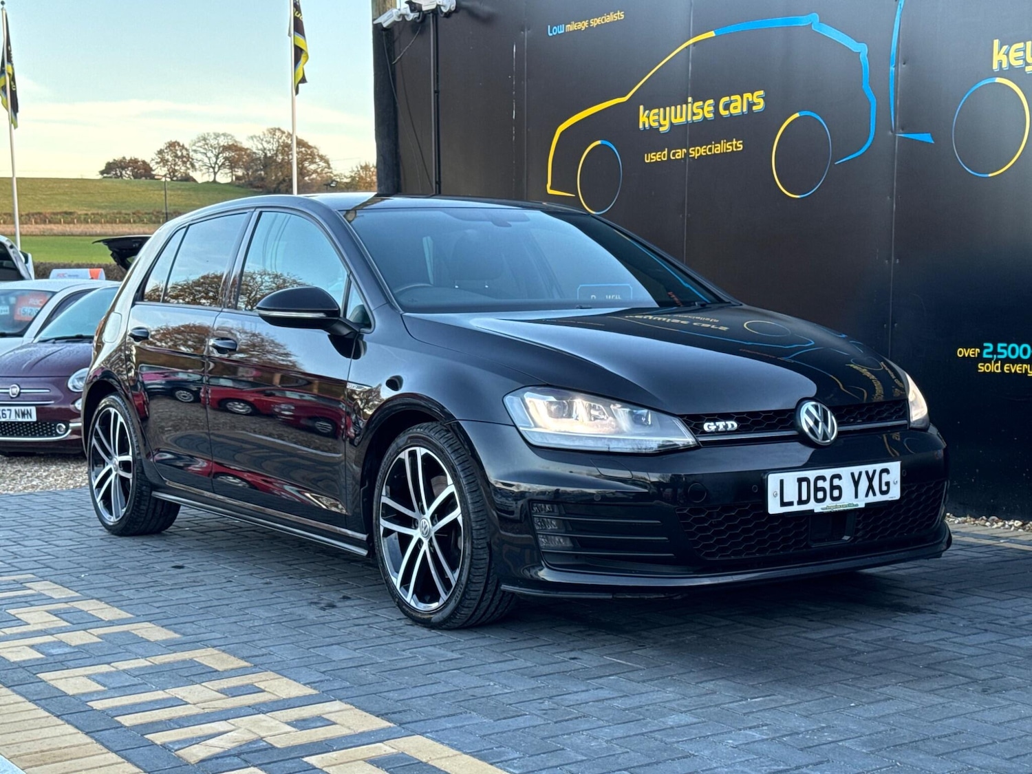 Used Volkswagen Golf 2017 for sale - 76657302: Photo 9