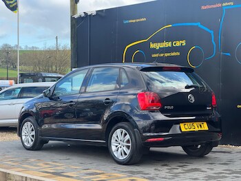 Used Volkswagen Polo 2015 for sale - 77722622: Photo