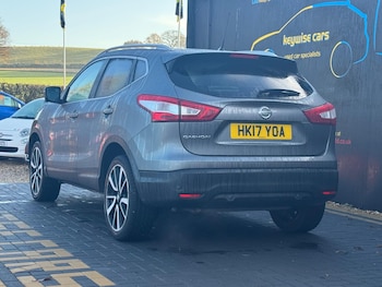 Used Nissan Qashqai 2017 for sale - 76772067: Photo