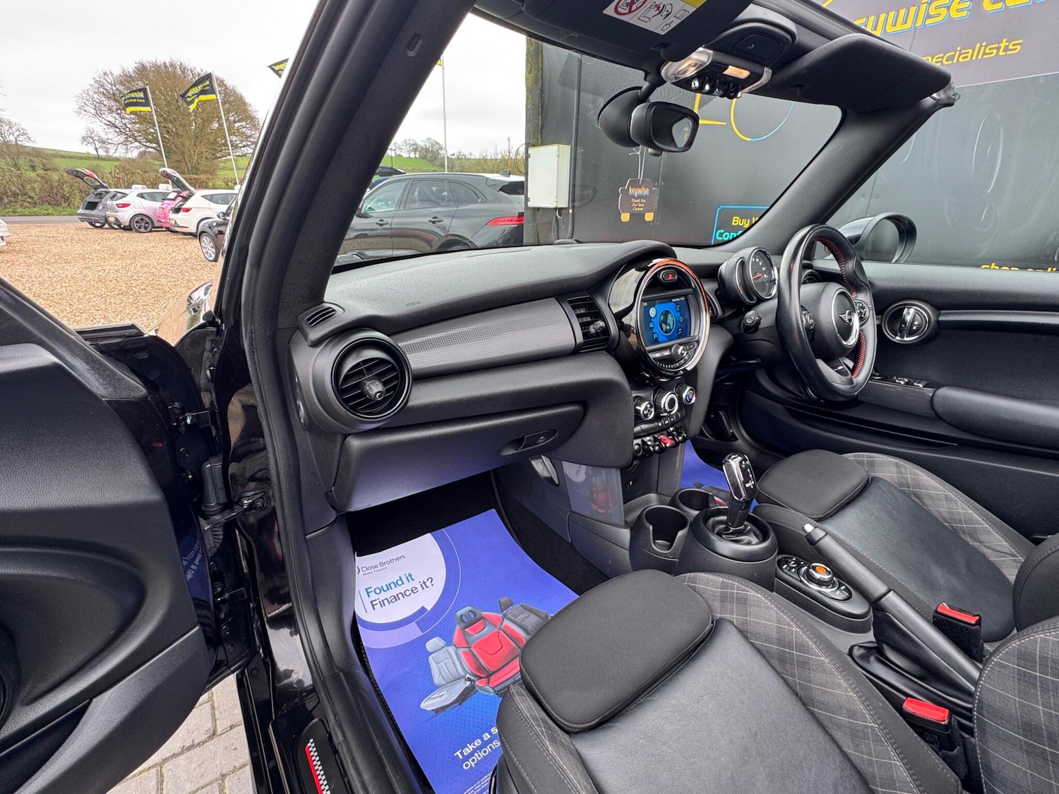 Used MINI Convertible 2018 for sale - 77924944: Photo 17