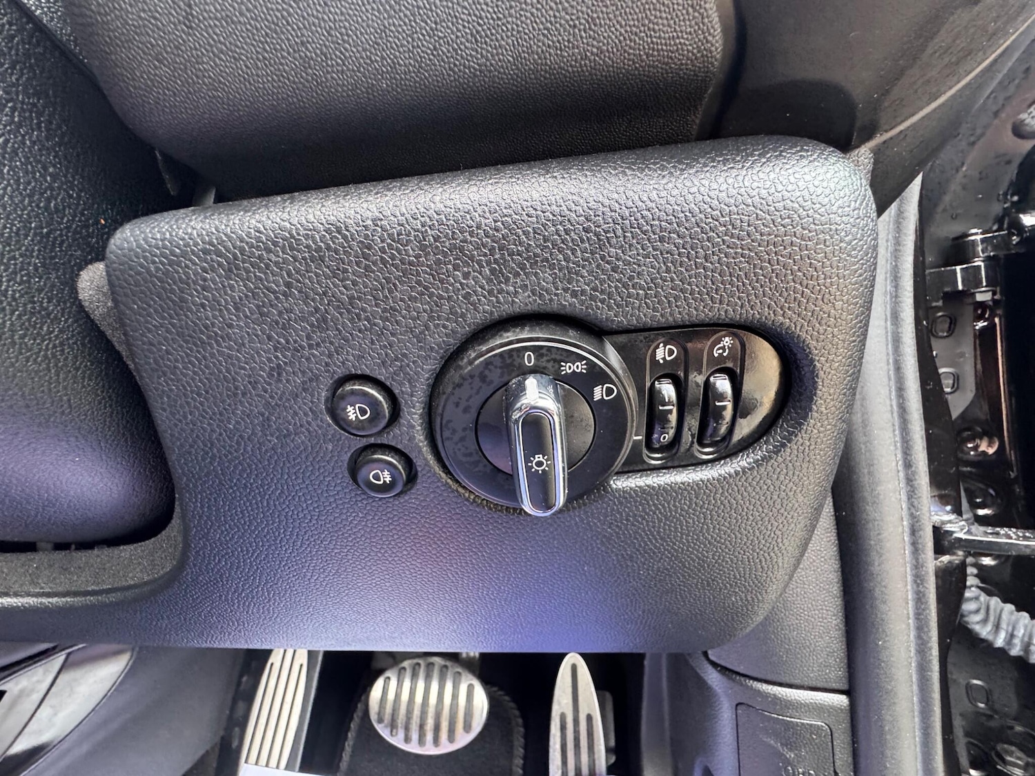 Used MINI Convertible 2018 for sale - 77924944: Photo 28