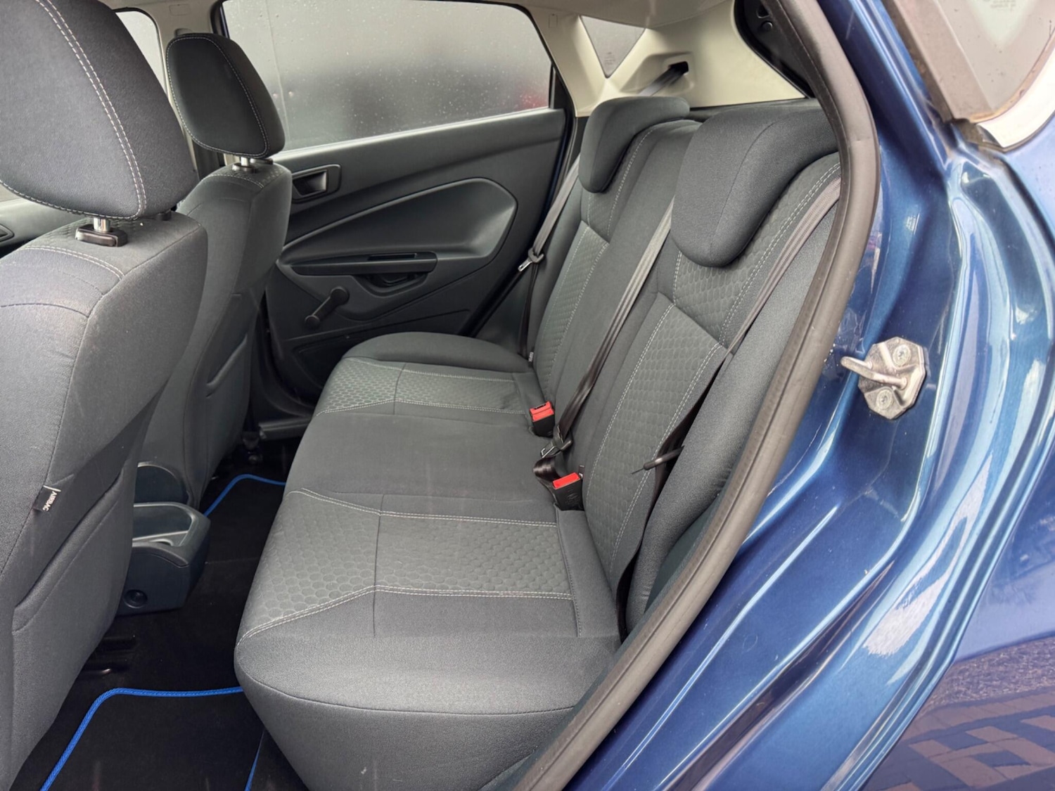 Used Ford Fiesta 2010 for sale - 77344899: Photo 24