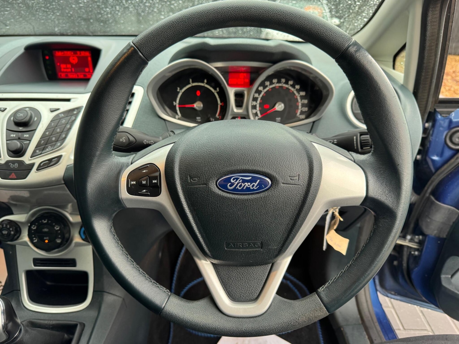 Used Ford Fiesta 2010 for sale - 77344899: Photo 27