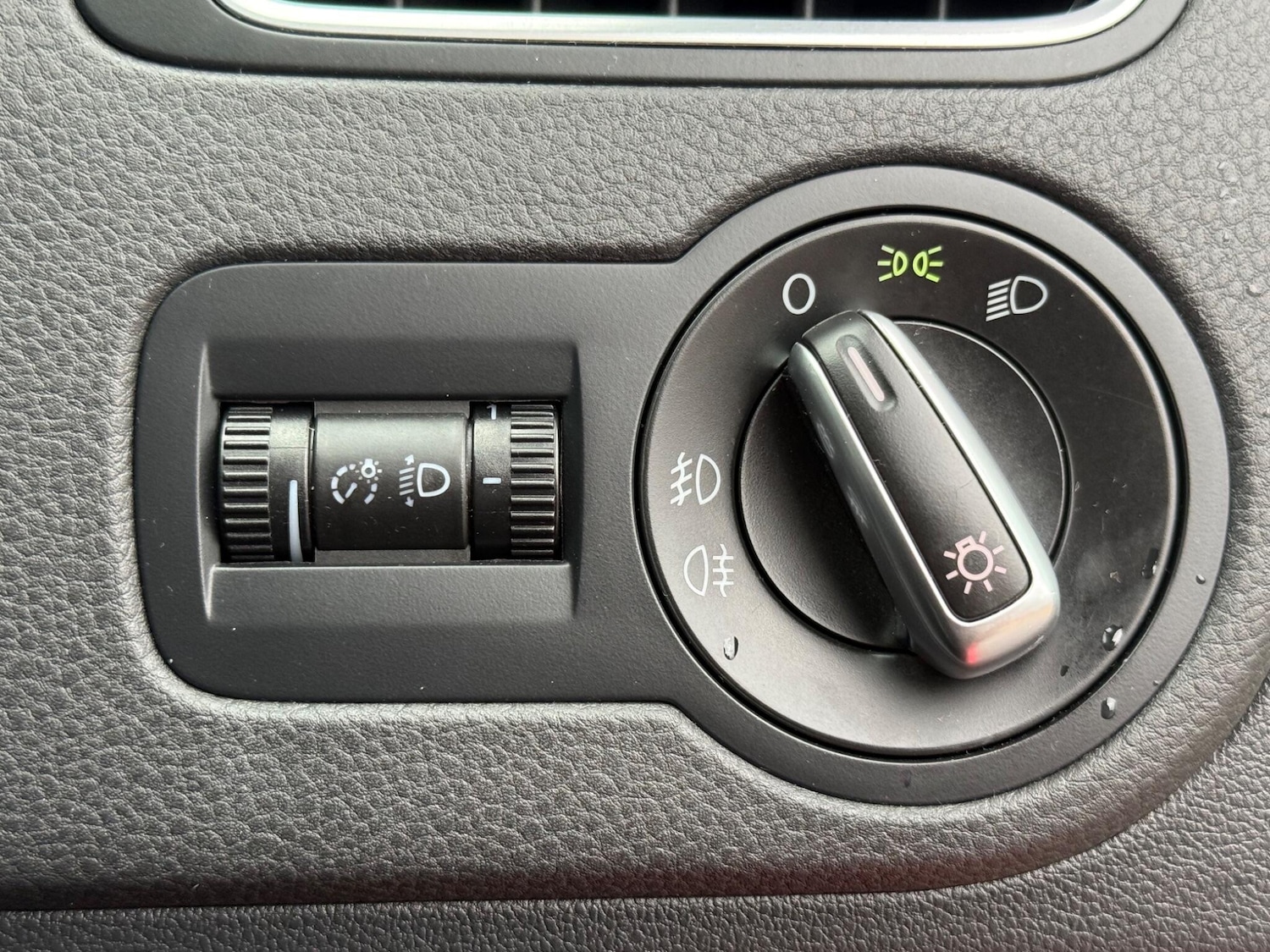 Used Volkswagen Polo 2014 for sale - 76584335: Photo 31